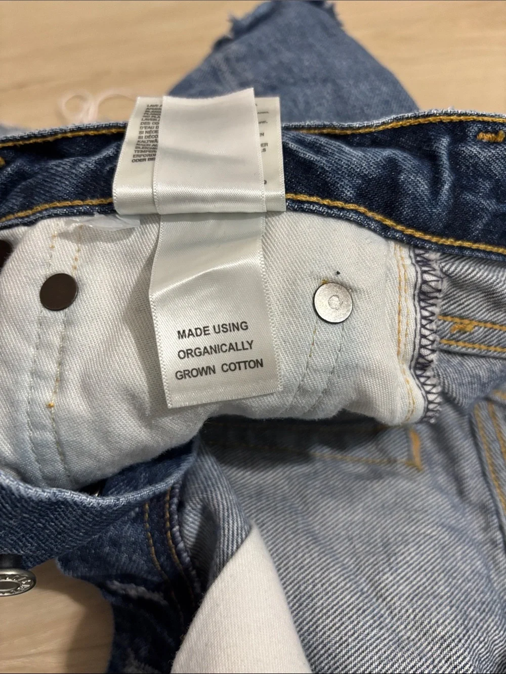 Agolde Los Angeles Washed Blue Distressed High-Rise Denim Shorts size 25 chic